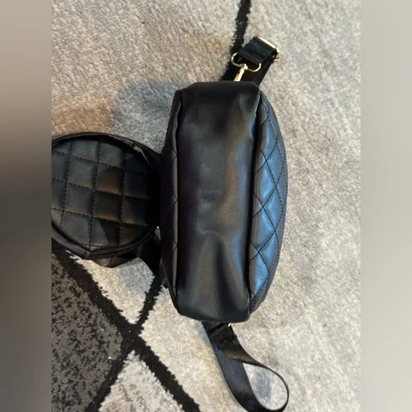 Black Diamond Faux Leather Quilted Shoulder Bag - Picture 9 of 9